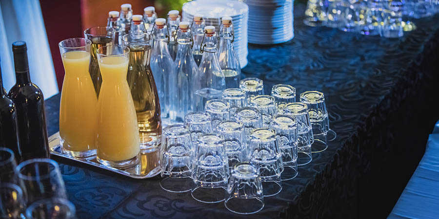 AVԴCatering offers several beverage options